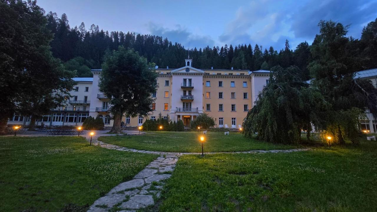 Scuol Palace image 1