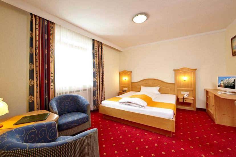 Wallgau Hotel image 2