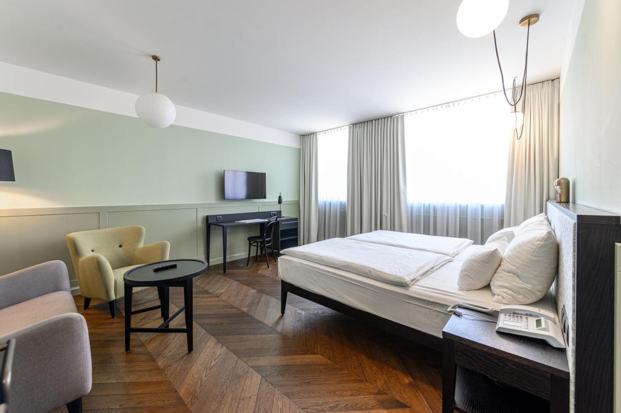 Hotel Caroline image 1