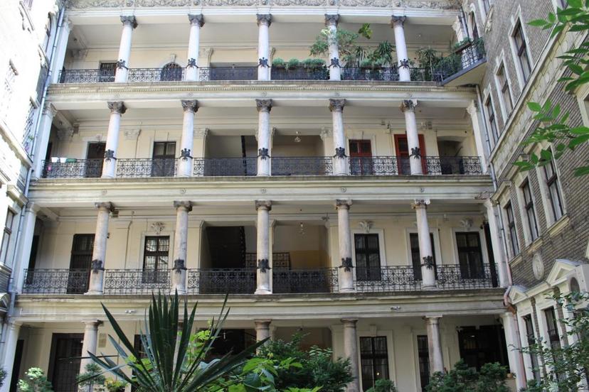 Omega Guesthouse Budapest image 2